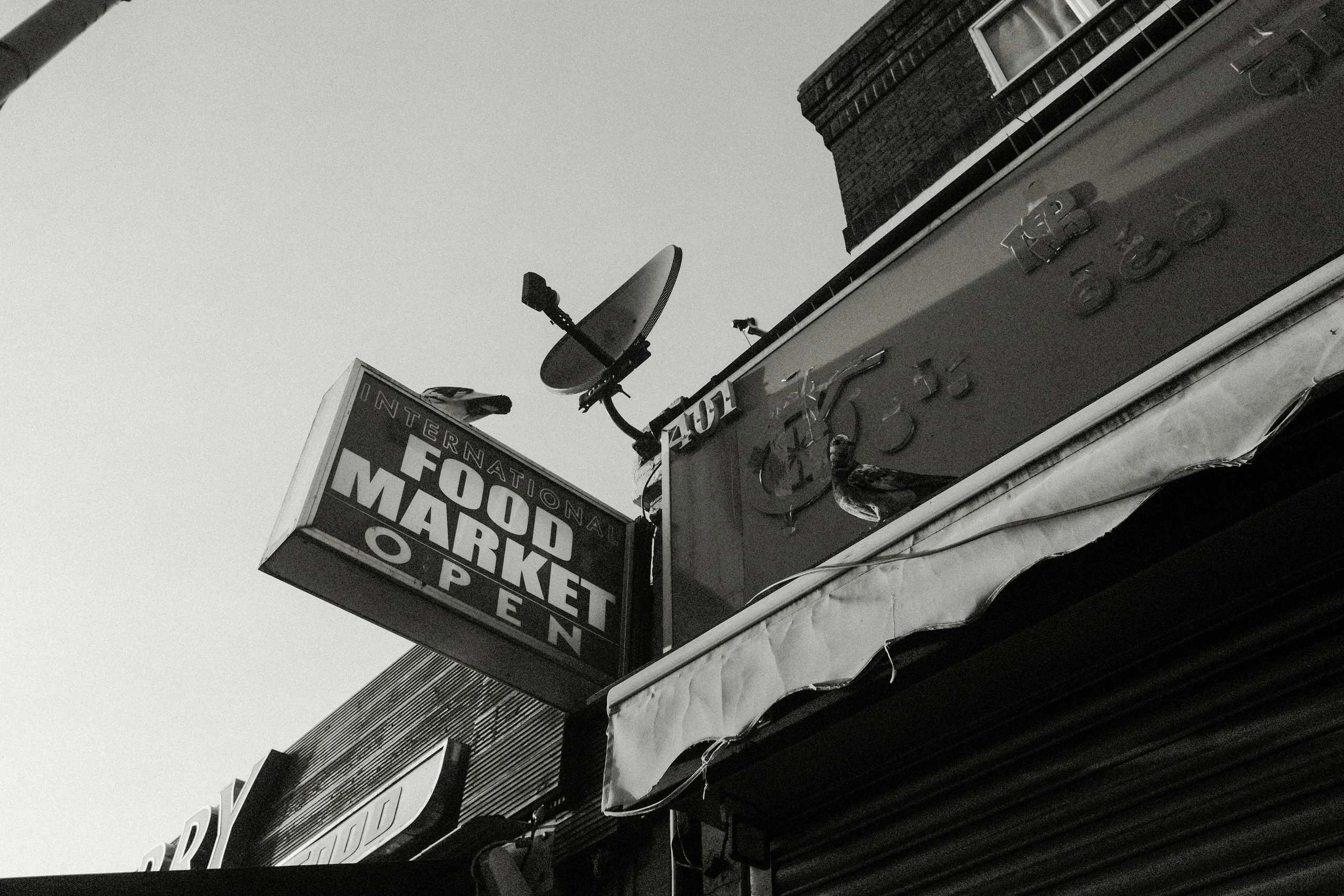 Couple of waits for food, Lea Bridge Road