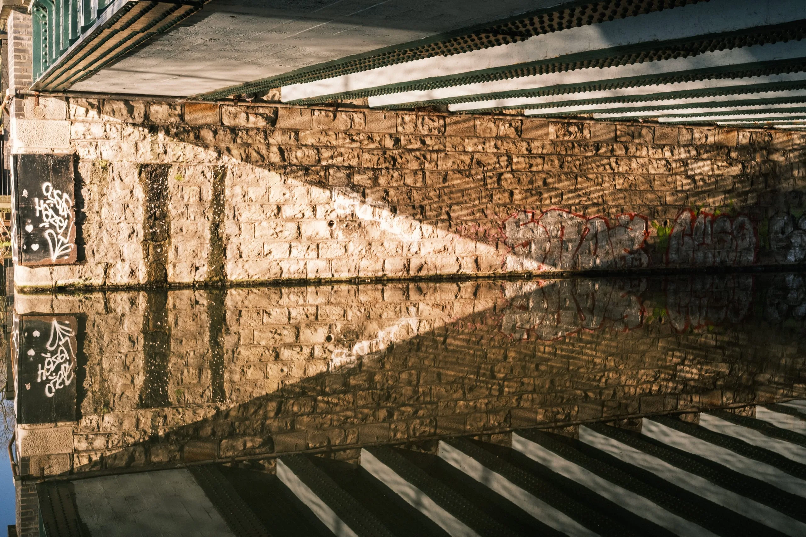 Bridge reflects the canal, Lea River